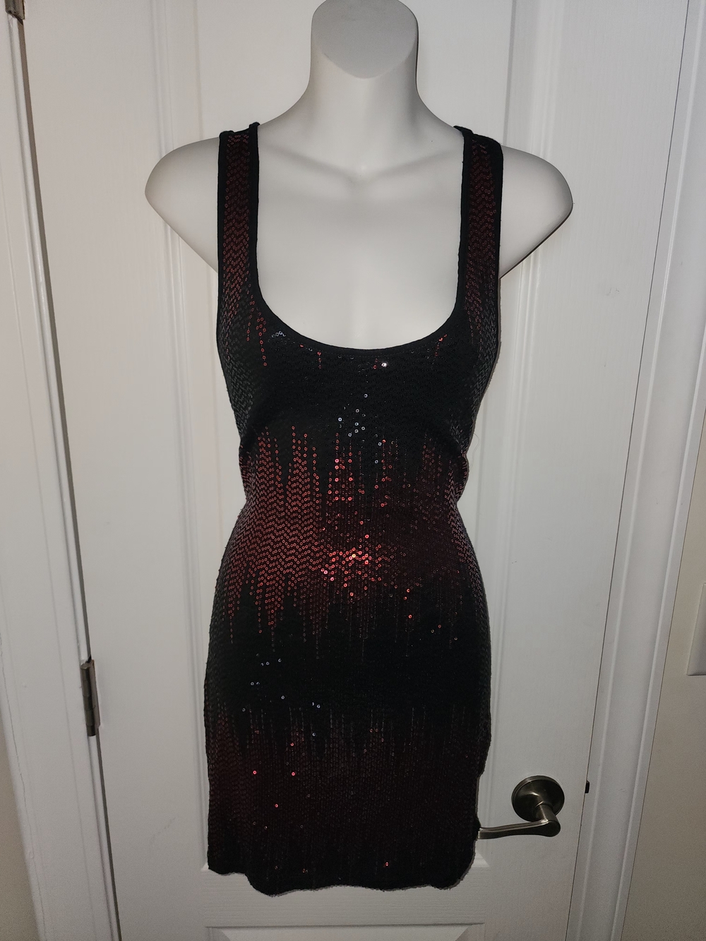 Black and Burgundy Sequin Scoop Neck Bodycon Dress